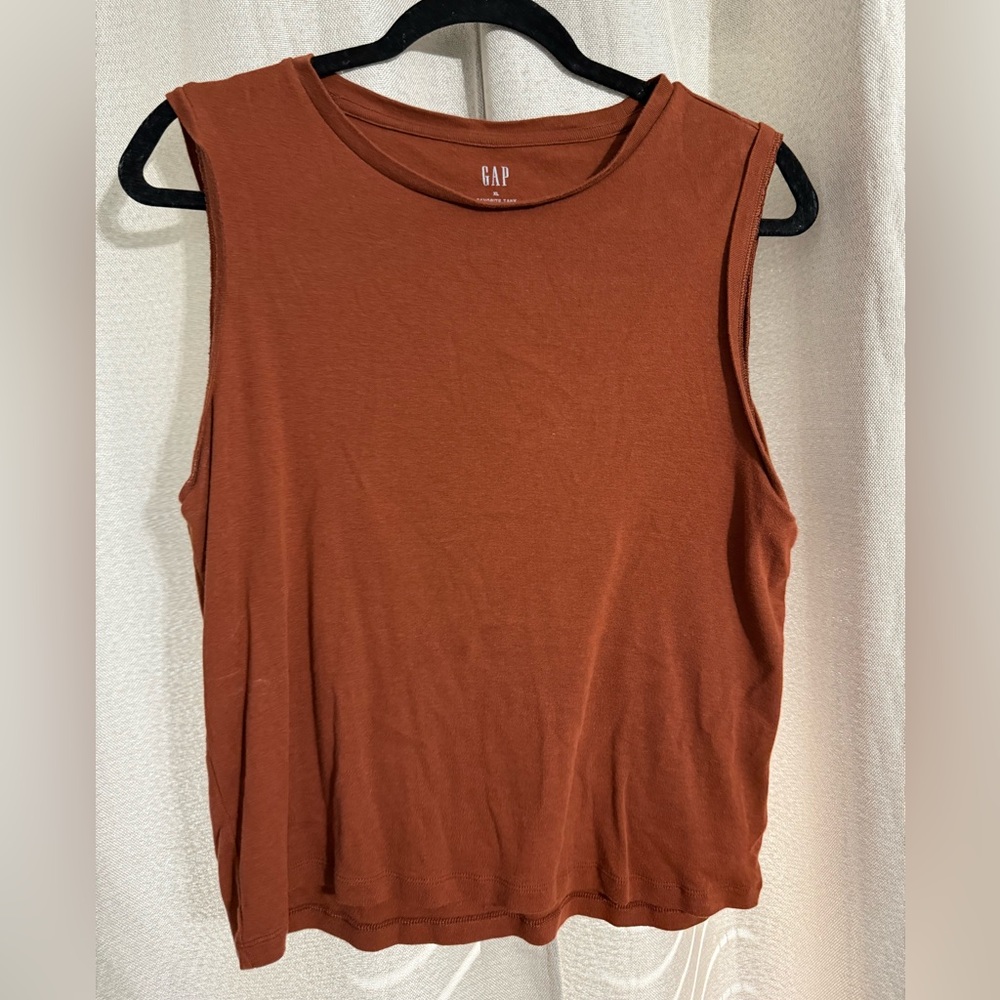 GAP Women's Muscle Tee - Warm Brown